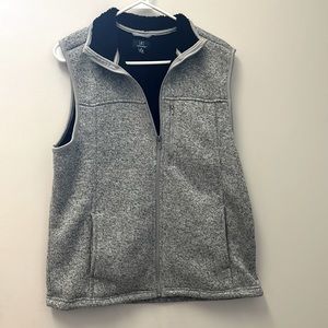Men’s fleece lined vest medium 38-40 light gray with black lining